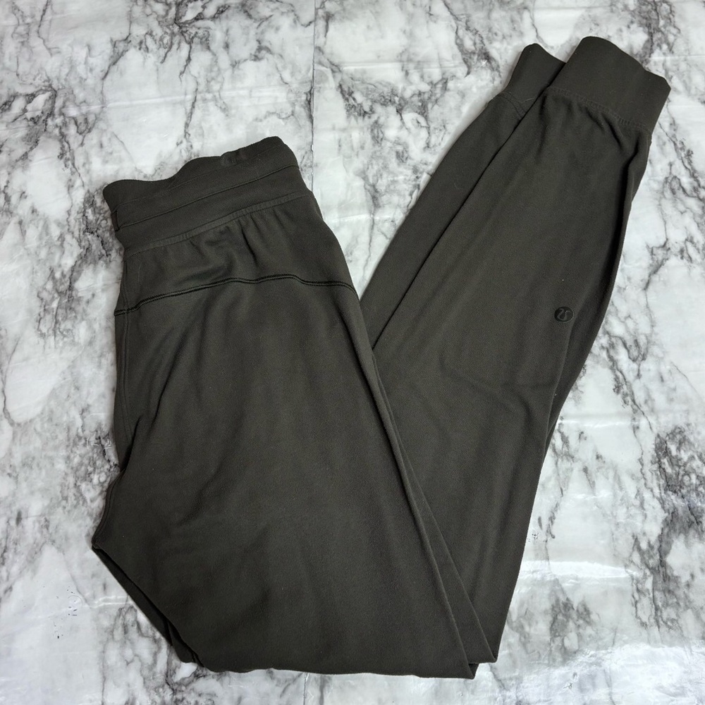 Lululemon green pull on sweatpants joggers high rise pants size 0